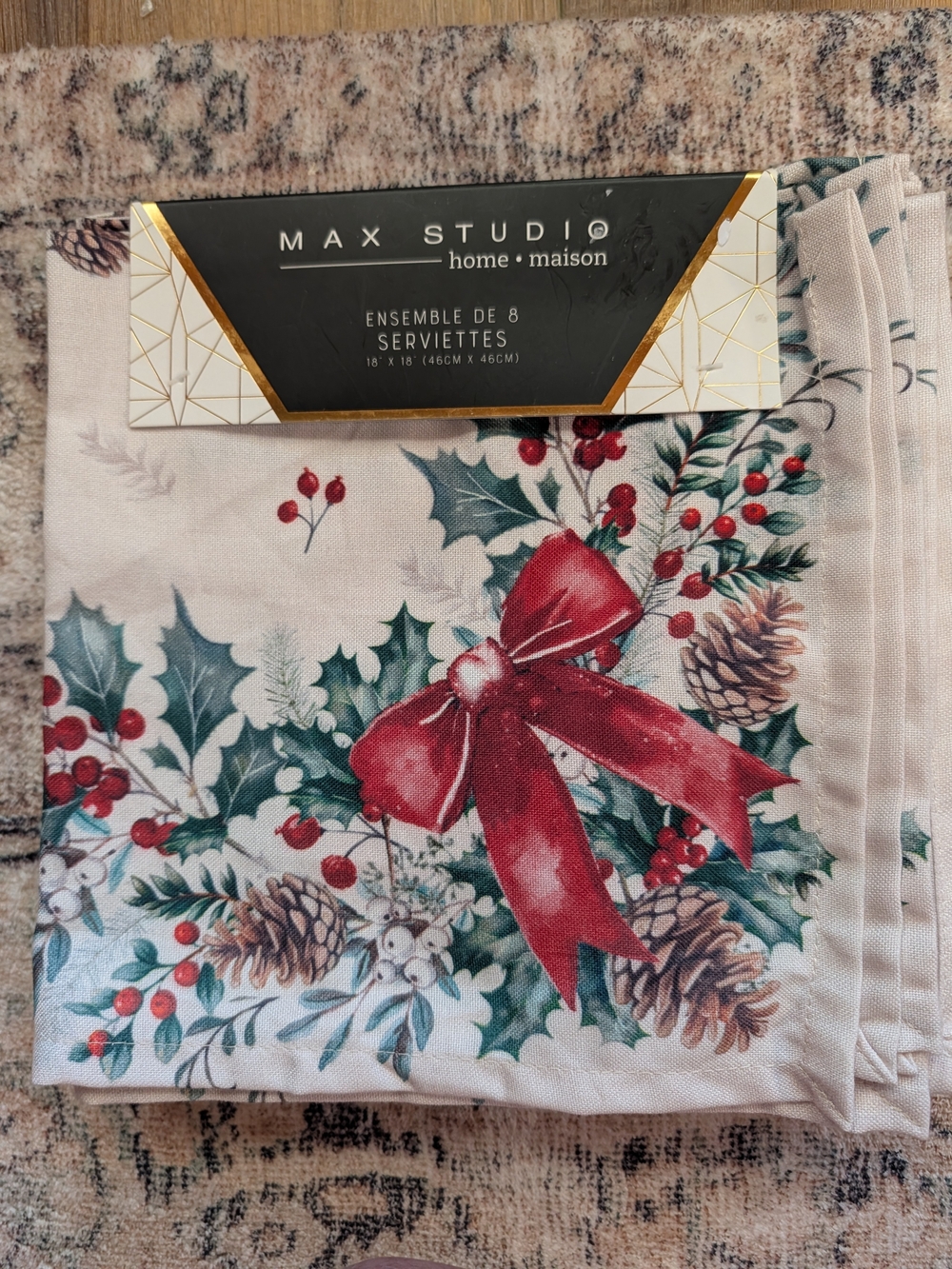 Max Studio cream holiday 8 napkin set with red bow and green holly